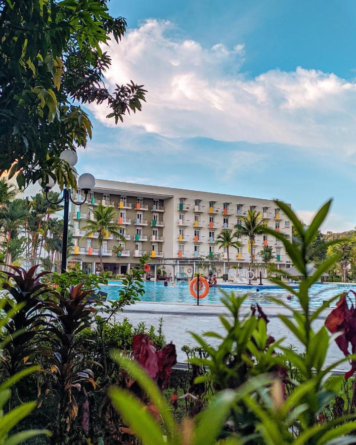 Harris Batam Waterfront 4* Sekupang