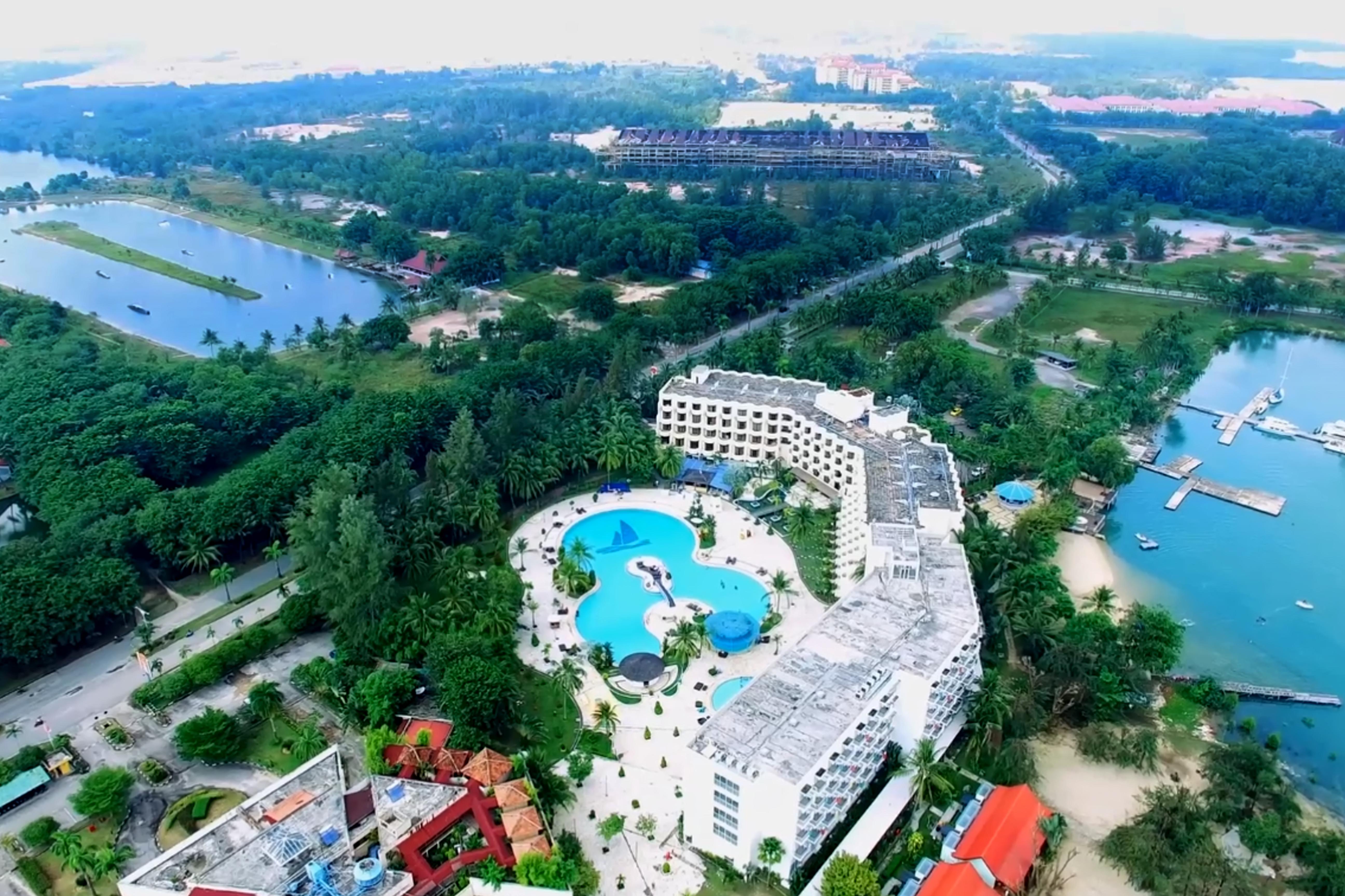 Harris Batam Waterfront 4* Sekupang