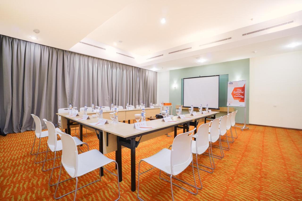 Harris Batam Waterfront 4* Sekupang